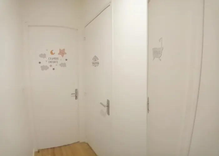 Au Bord De L'eau Sur Cerou Отель *