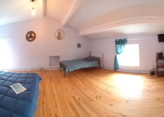 Отель Au Bord De L'eau Sur Cerou *