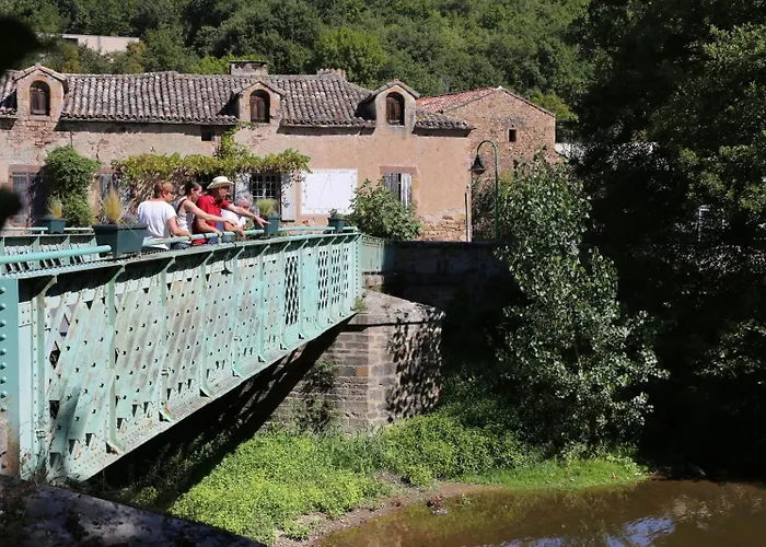 Au Bord De L'eau Sur Cerou Salles (Tarn)