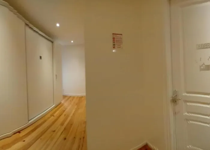 Отель Au Bord De L'eau Sur Cerou *