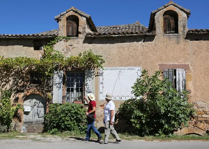 Au Bord De L'eau Sur Cerou Отель *