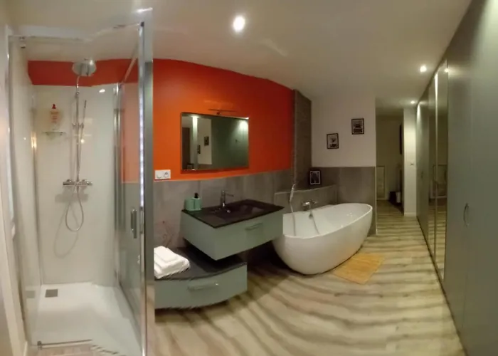 Au Bord De L'eau Sur Cerou Отель Salles (Tarn)