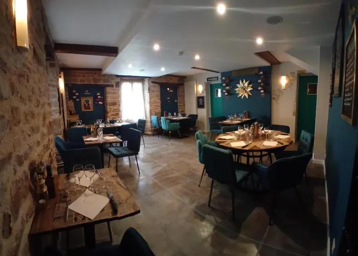 Au Bord De L'eau Sur Cerou