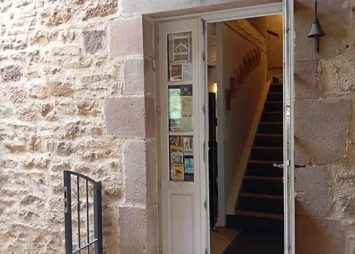 Au Bord De L'eau Sur Cerou