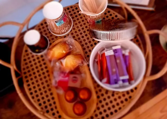 Отель Au Bord De L'eau Sur Cerou *