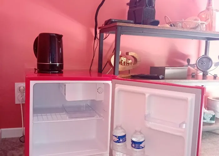 Au Bord De L'eau Sur Cerou *